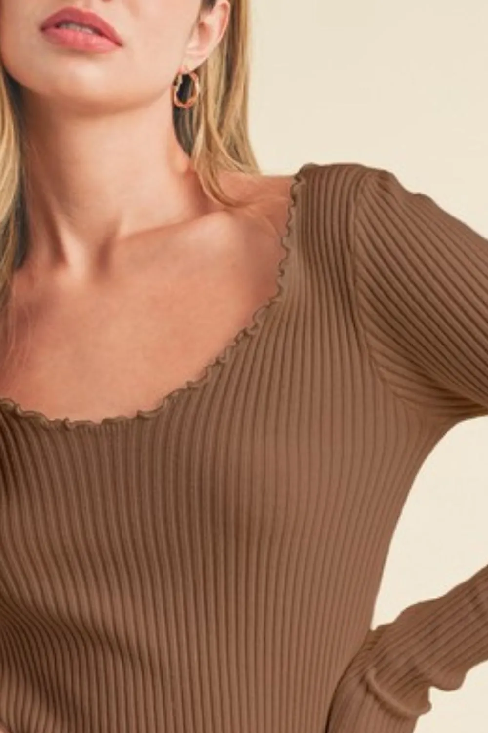 Aemi   Co Lettuce Hem Scoop Neck Long Sleeve Knit Top