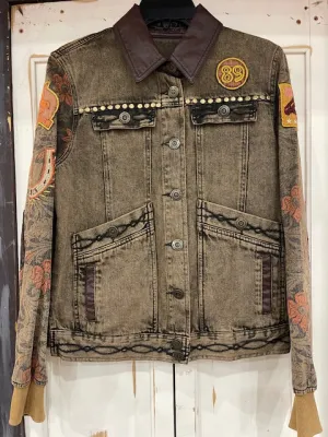 CF19-16 DISTRESSED BRN DENIM JKT/FLORAL SLEEVE-S