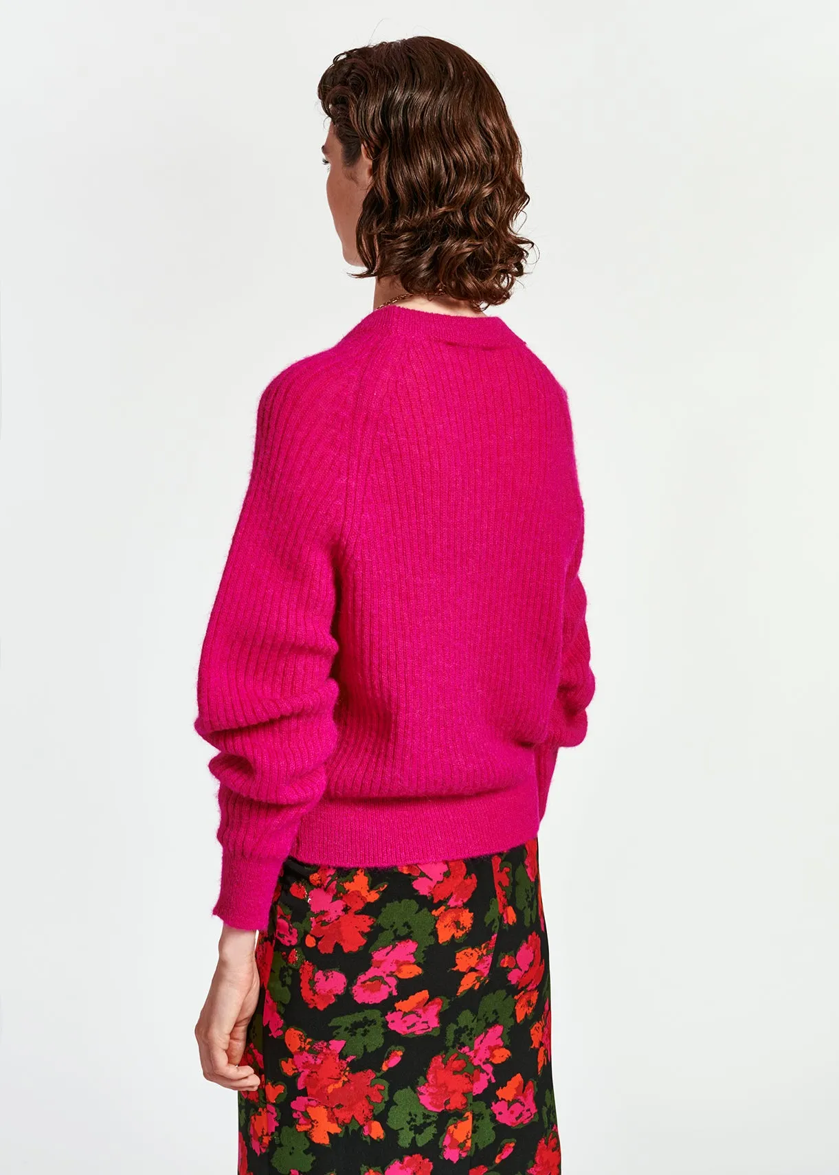 Fuchsia fitted knit sweater