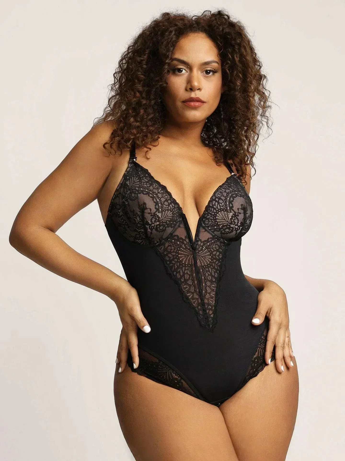 Sara | Deep V Body Shaper
