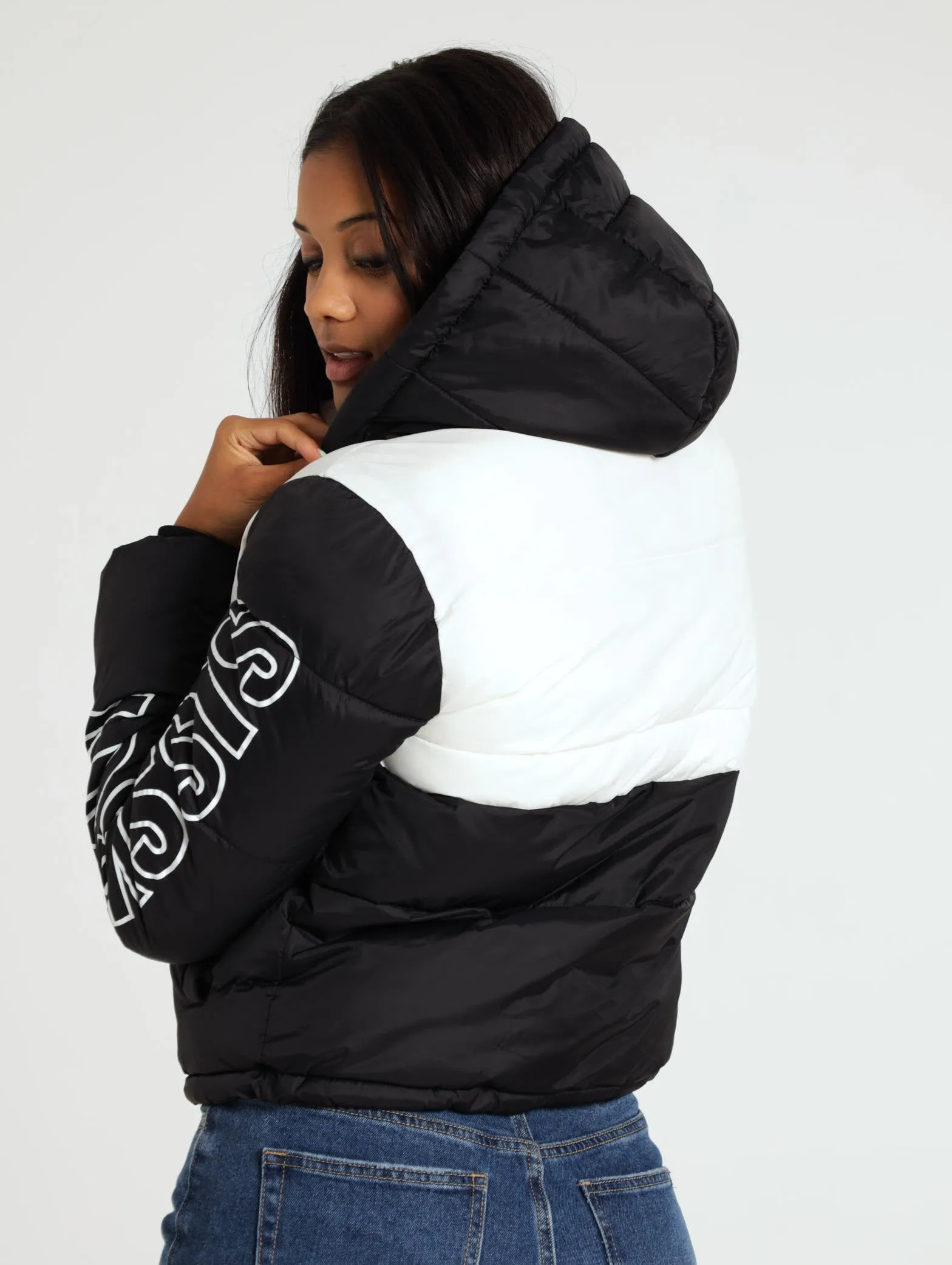 Sporty Monochrome Puffer Jacket - Black/White