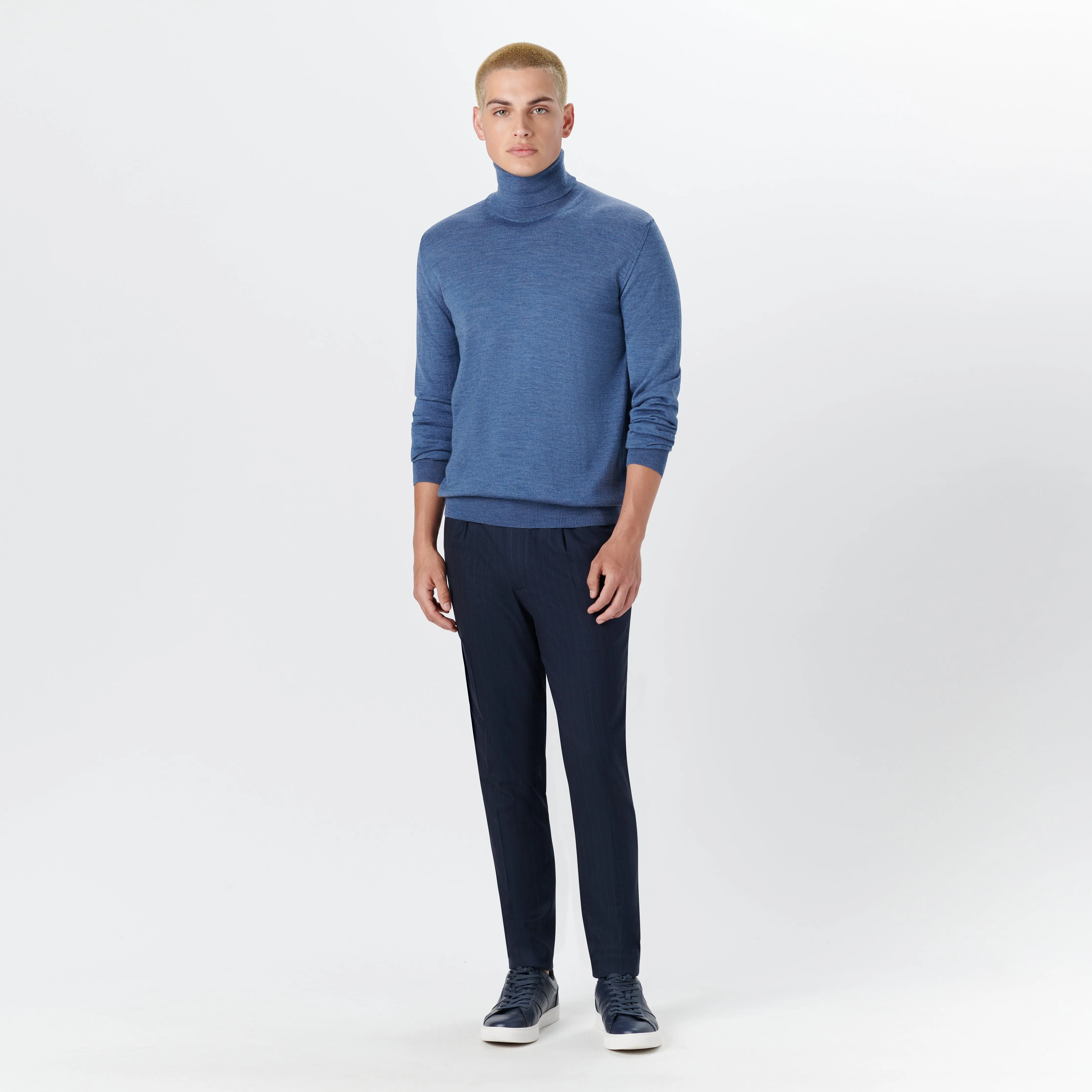 Super Merino Turtle Neck Solid Sweater